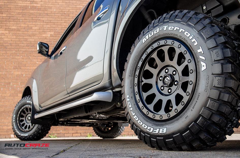 NISSAN-NAVARA-VECTOR-MATTE-BLACK